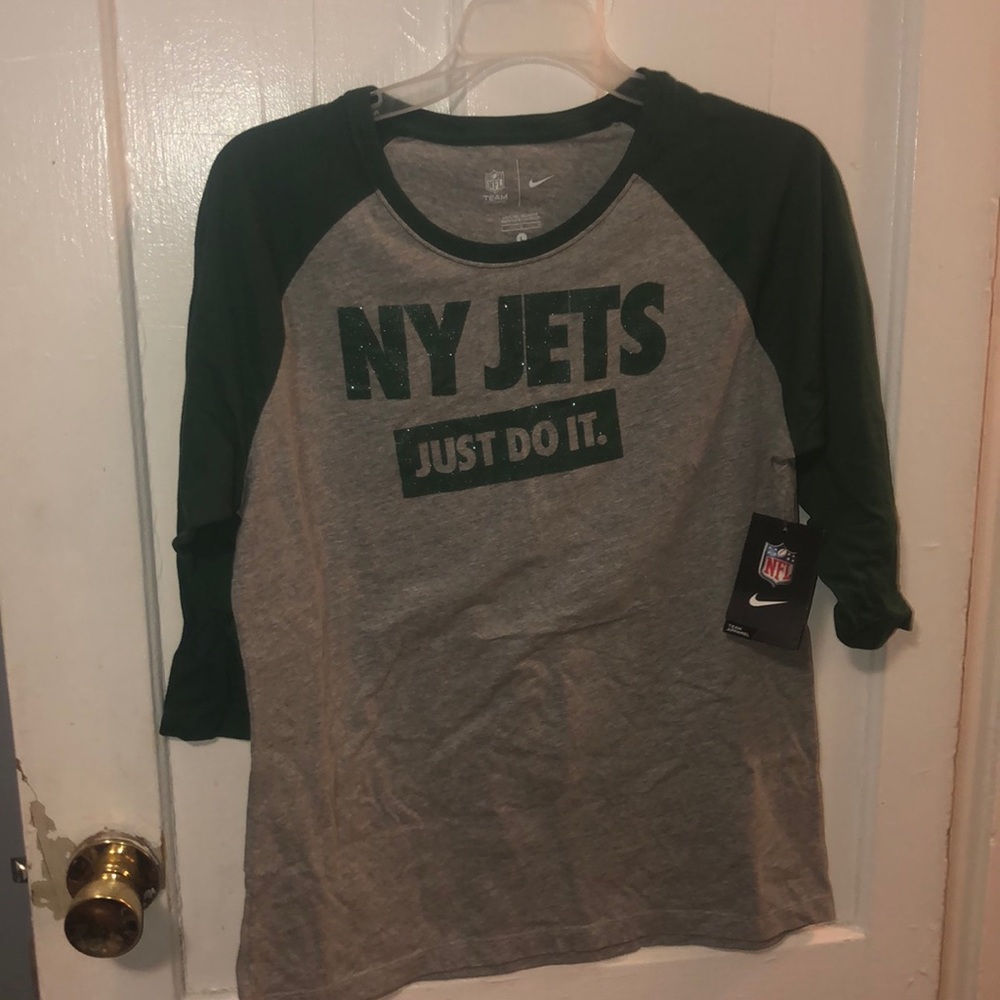 Green and gray 3/4 length tee